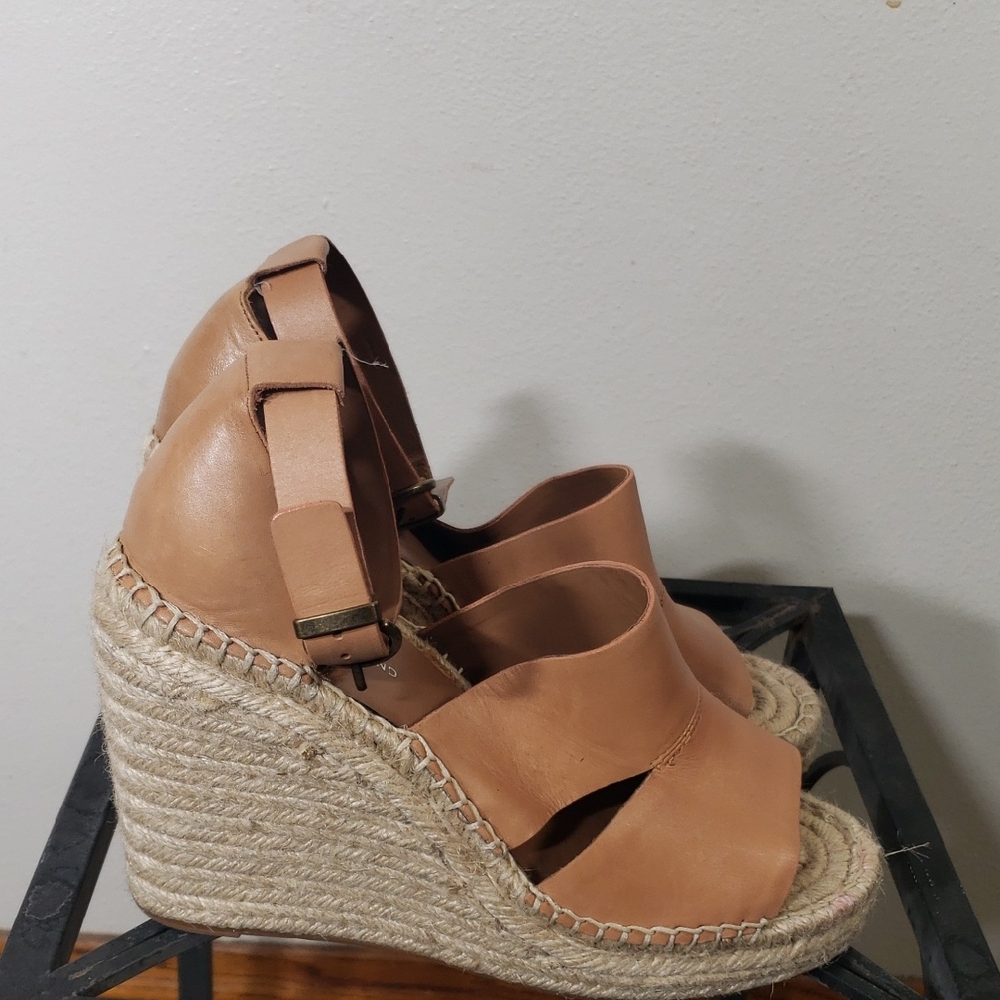 Women's Size 9 Treasure & Bond Leather Tan Wedge Sandals